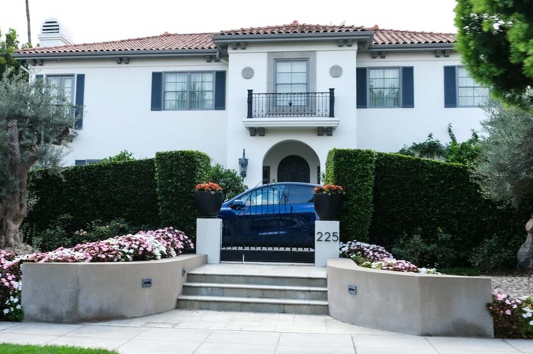 luxury mansion exterior