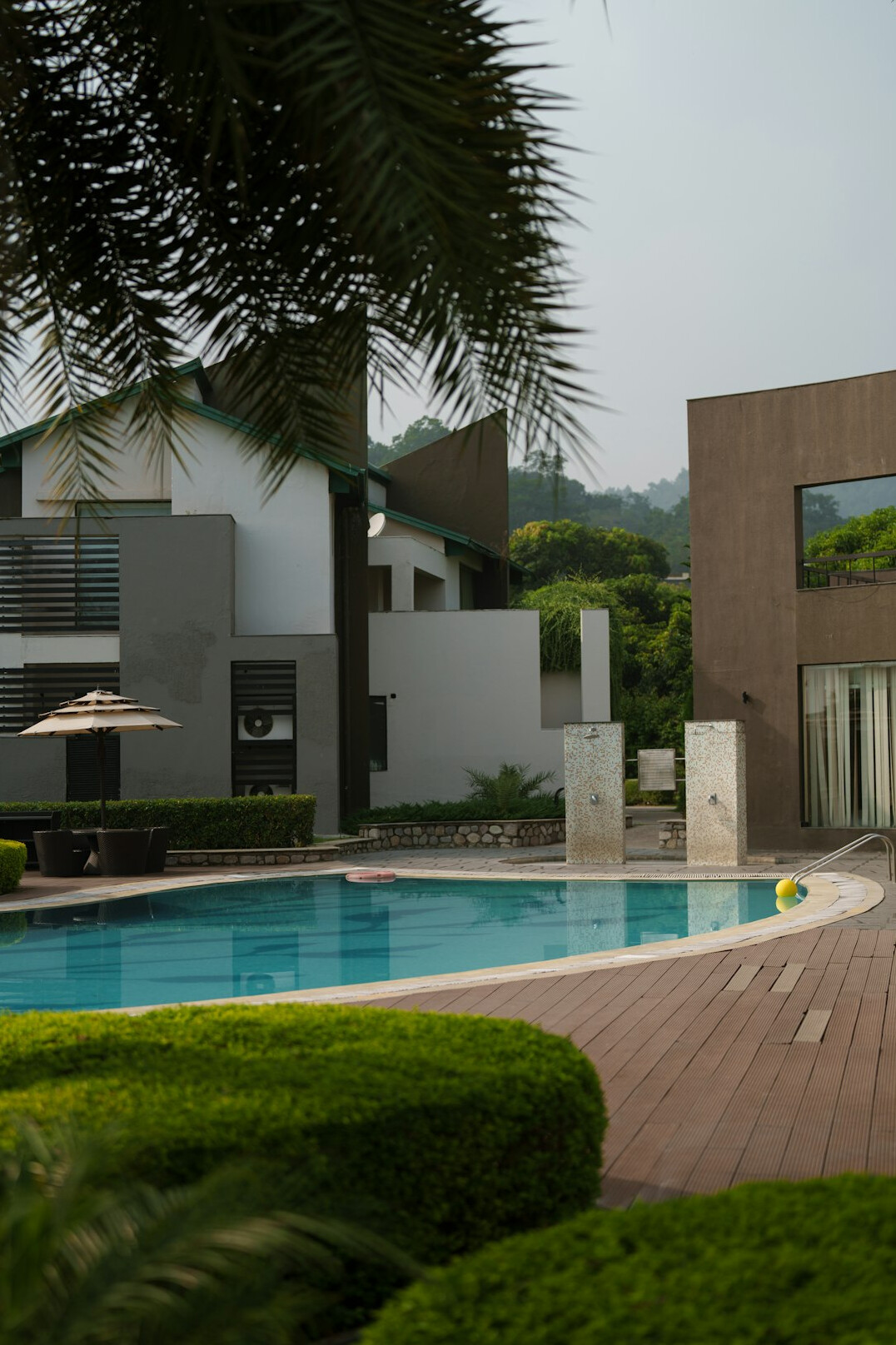 luxury celebrity pool area